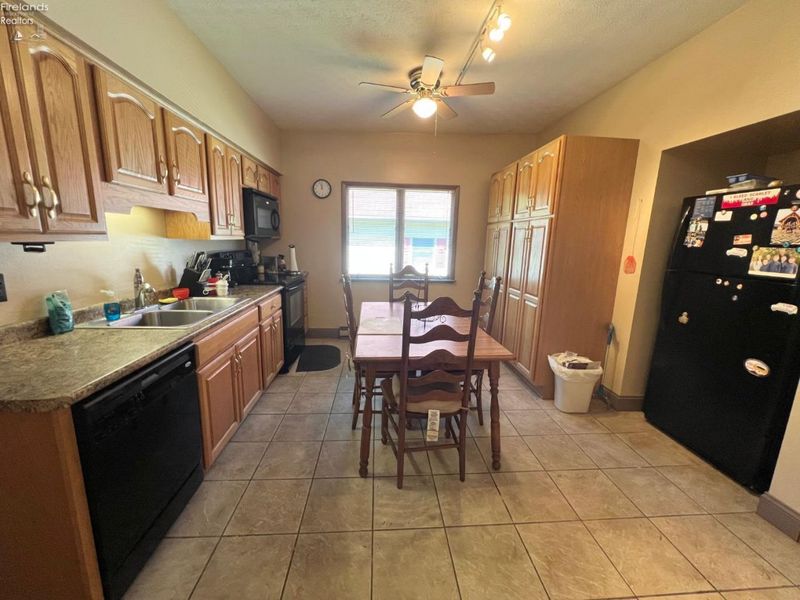 4656 E Karlite Drive, Port Clinton, OH 43452 Photo 8