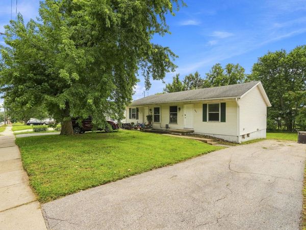 121 E Watrous Avenue , Des Moines, IA 50315