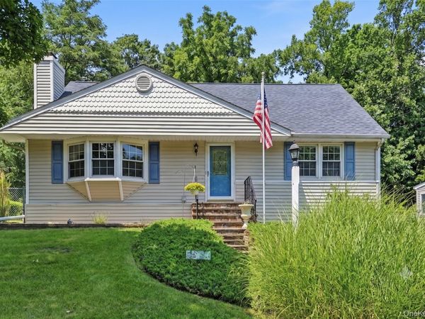 15 Gaines Place , Huntington, NY 11743