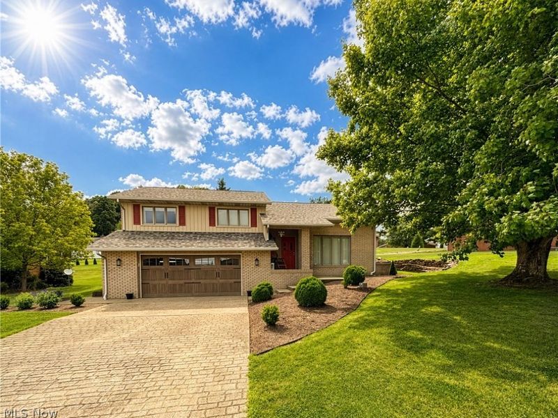 1941 Buckeye Street NE, New Philadelphia, OH 44663 Photo 1