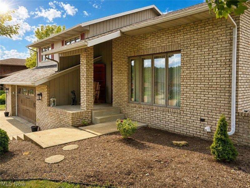 1941 Buckeye Street NE, New Philadelphia, OH 44663 Photo 3