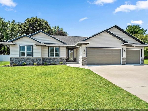 1285 CLEMENTINE ROAD, Howard, WI 54313