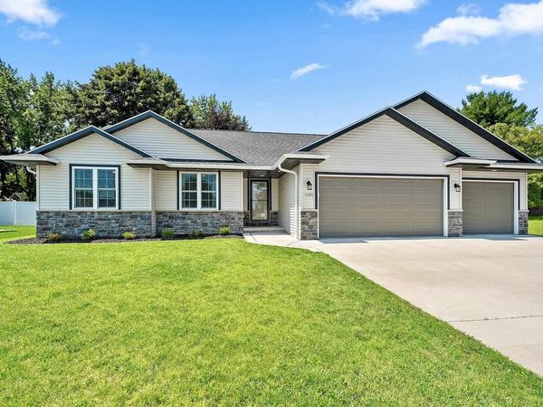 1285 CLEMENTINE ROAD, Howard, WI 54313