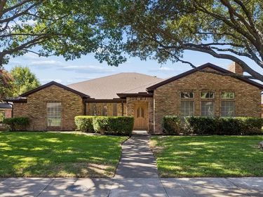 10014 Hickory Crossing, Dallas, TX 75243