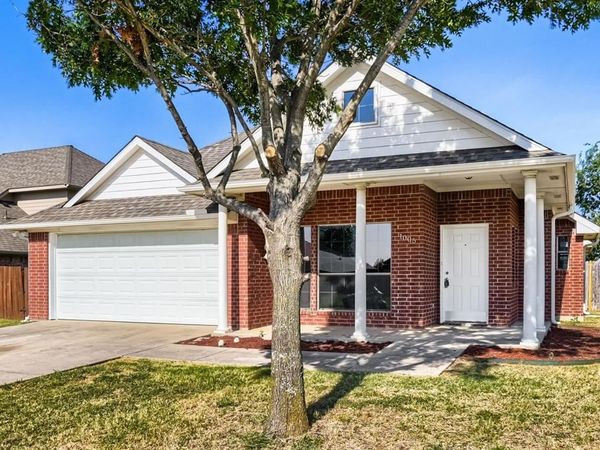 1005 Lake Ridge Drive , Sanger, TX 76266
