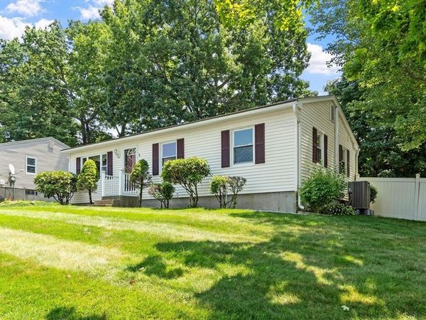 5 Aspen Rd, Springfield, MA 01128