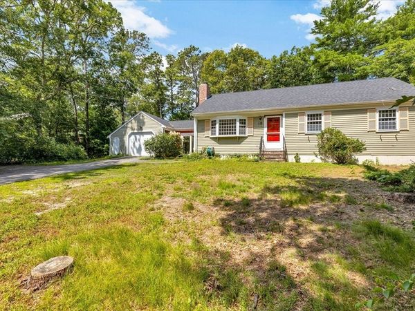 804 Putnam Ave, Barnstable, MA 02635