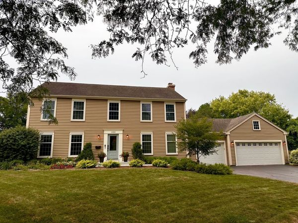 1483 Allen Lane , St. Charles, IL 60174