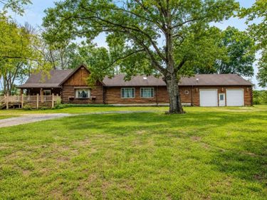8855 E 150 N, Knox, IN 46534