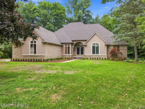 3040 Oak Moss Court, Fort Gratiot Township, Mi 48059