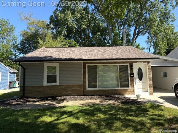 10100 Saratoga Street, Oak Park, MI 48237