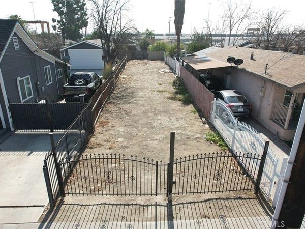 1445 W 5th, San Bernardino, CA 92411