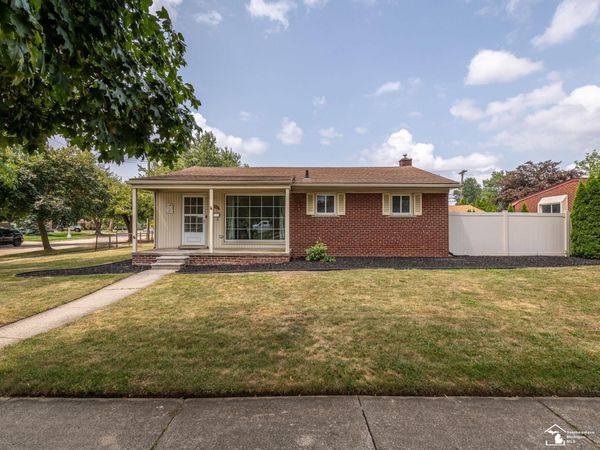 3290 Maxwell Street, Trenton, MI 48183