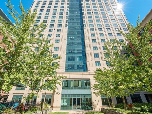 1 Nassau St, Unit 1002, Boston, MA 02111