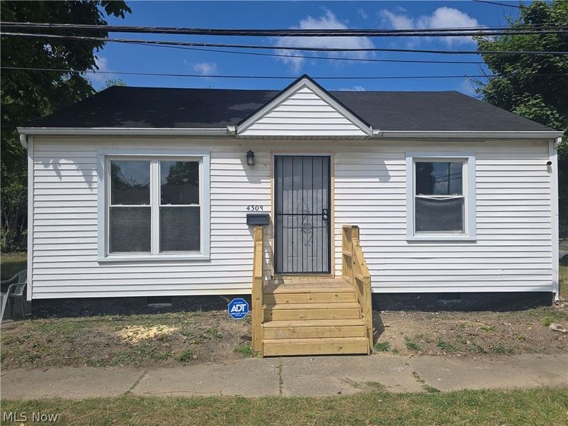 4308 E 143rd Street, Cleveland, OH 44128 Photo 1