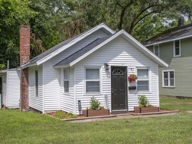 1020 N 8th Street, Niles, MI 49120