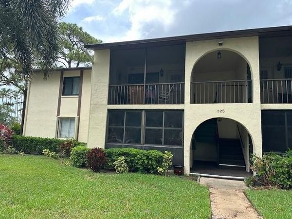 325 Knotty Pine Circle, Unit A-1, Greenacres, FL 33463