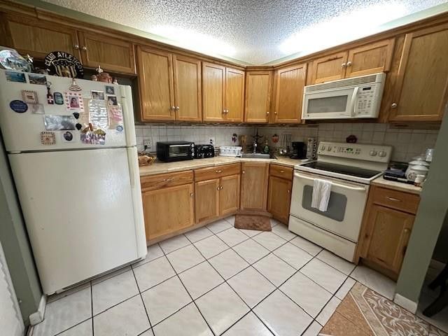 325 Knotty Pine Circle, Unit A-1, Greenacres, FL 33463 Photo