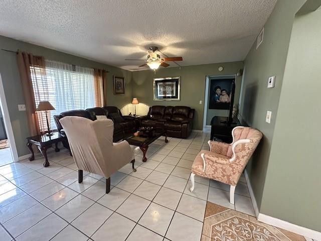 325 Knotty Pine Circle, Unit A-1, Greenacres, FL 33463 Photo