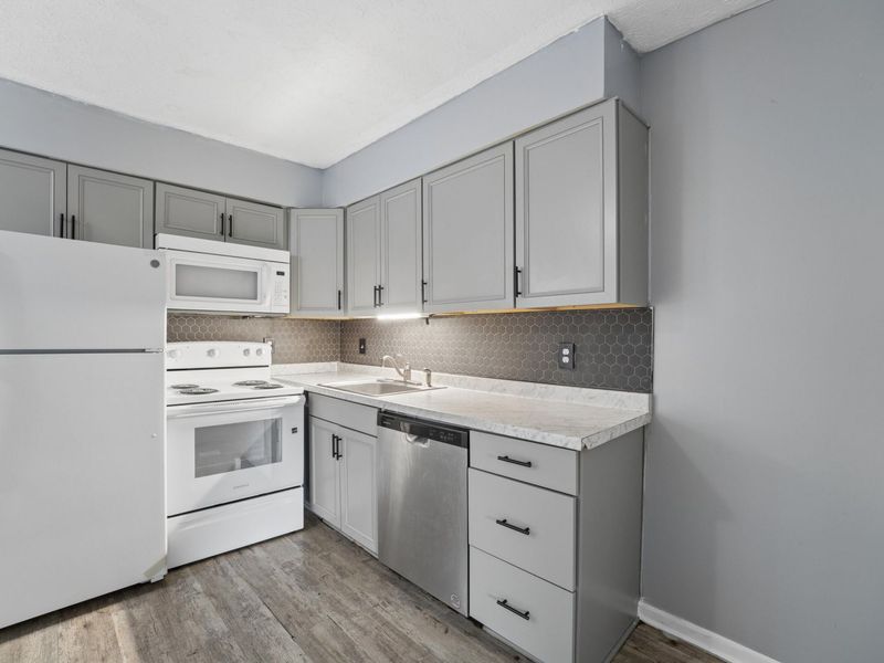 2254 Perkins Court, Unit P, Columbus, OH 43229 Photo 6