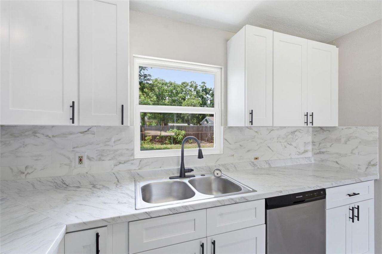 7100 13th Street N, Saint Petersburg, FL 33702 Photo