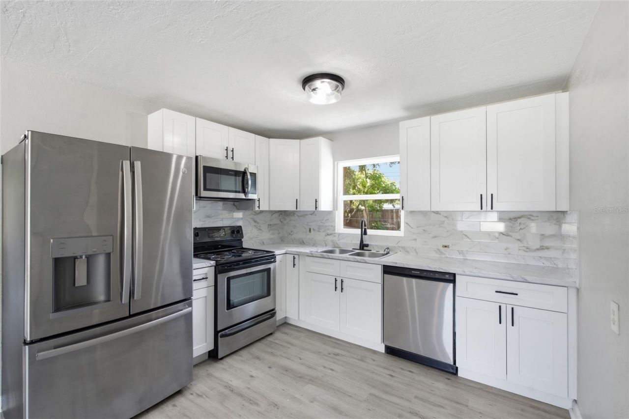 7100 13th Street N, Saint Petersburg, FL 33702 Photo