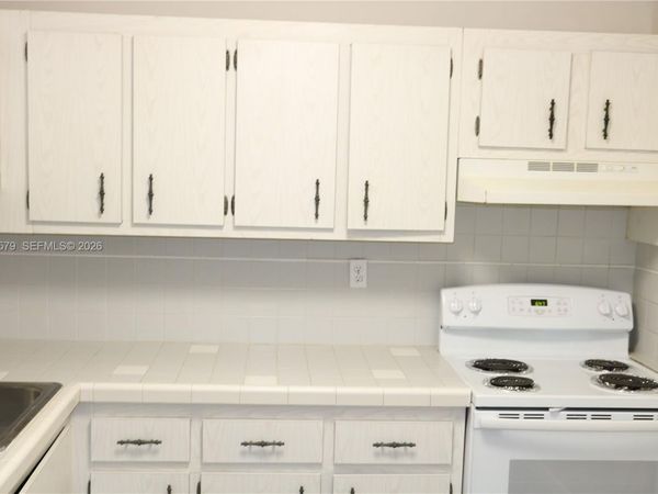 7825 Camino Real , Unit J-111, Miami, FL 33143