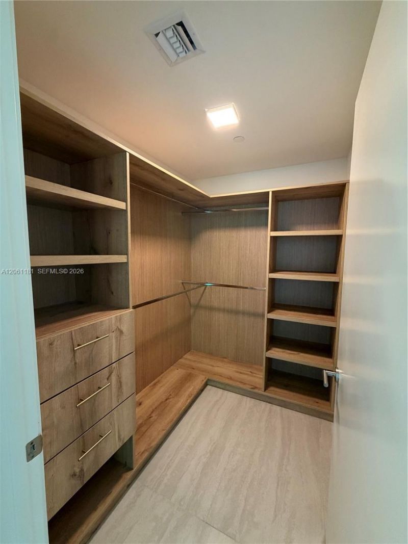 77 SE 5th St, Unit 2106, Miami, FL 33131 Photo