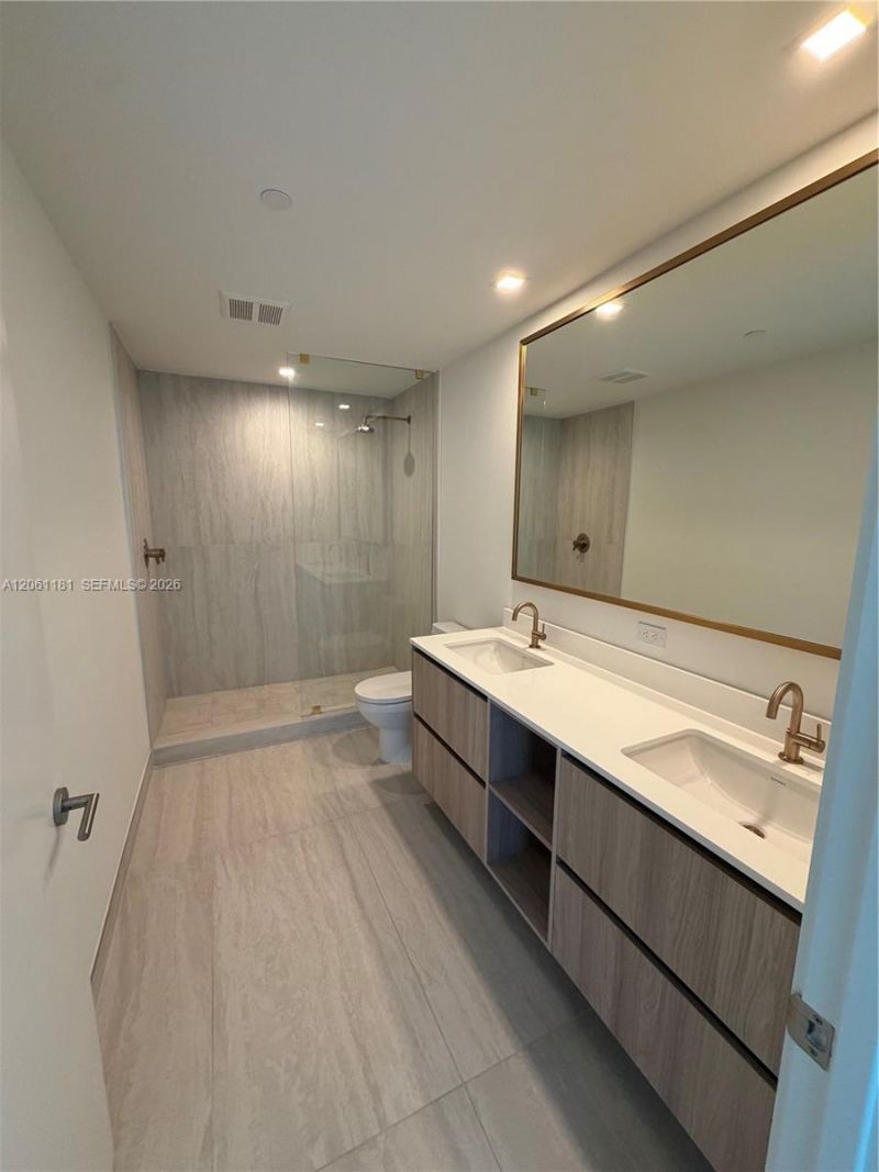 77 SE 5th St, Unit 2106, Miami, FL 33131 Photo
