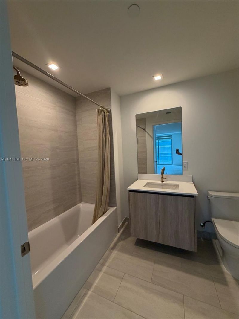 77 SE 5th St, Unit 2106, Miami, FL 33131 Photo