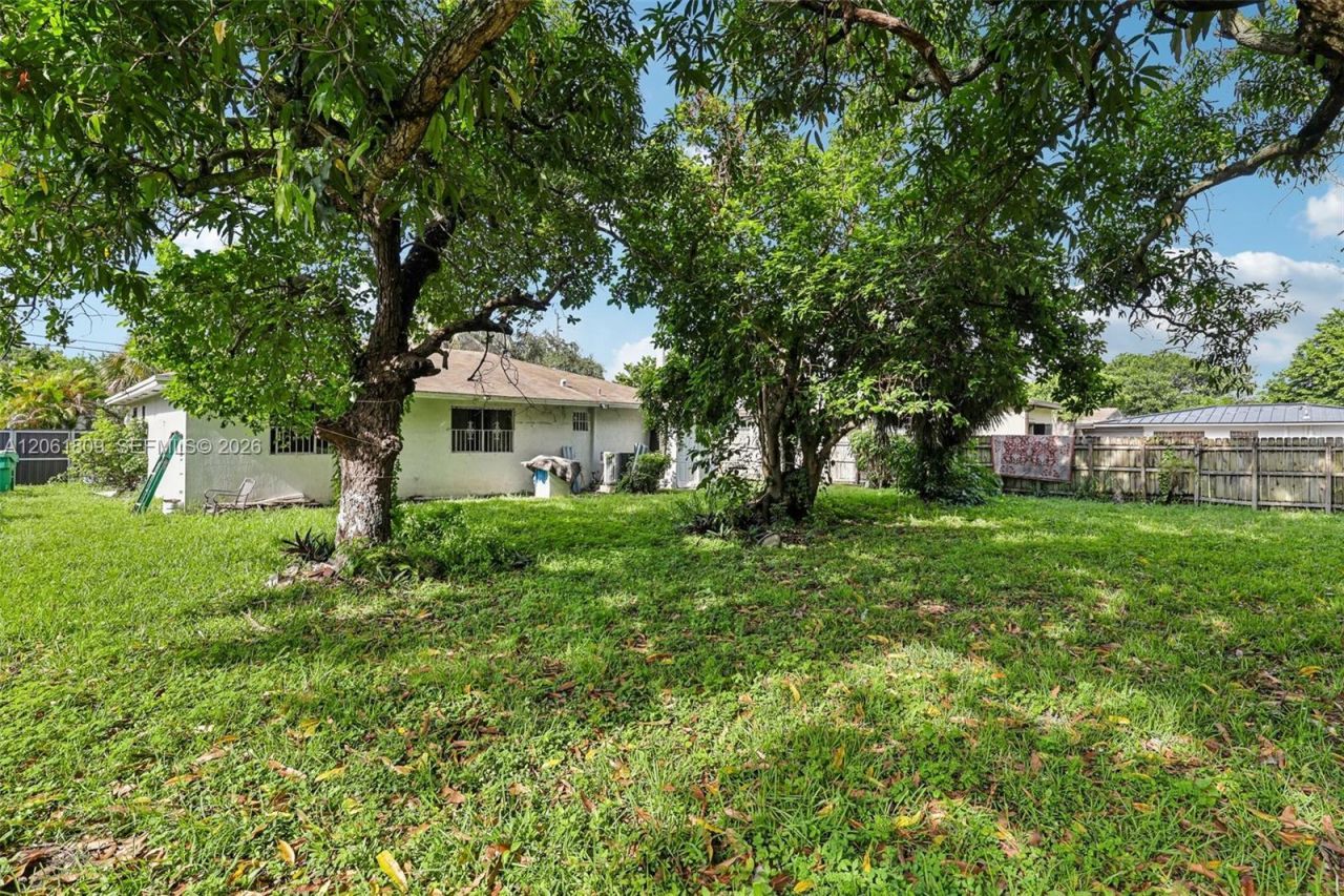1143 NW 58th St , Miami, FL 33127 Photo