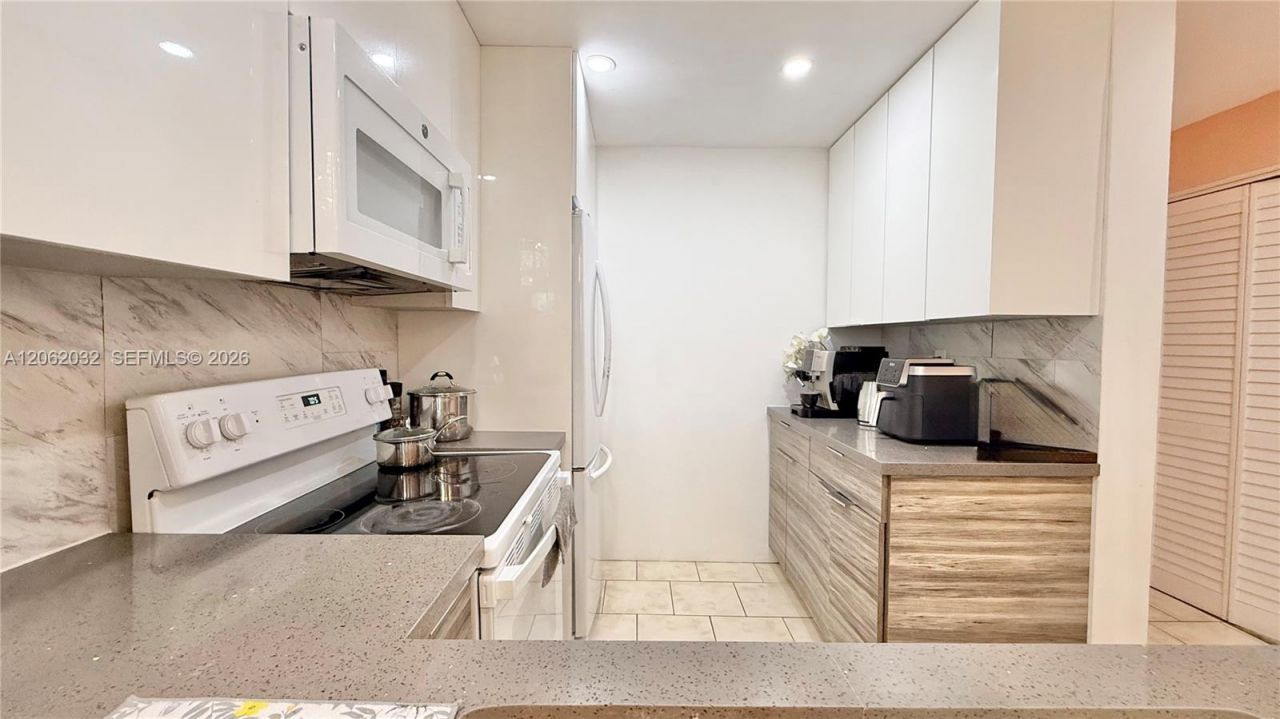 1830 Dixieanna St , Unit 603, Hollywood, FL 33020 Photo