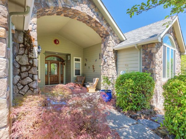 355 Madrone Ridge Drive, Grants Pass, OR 97527