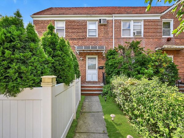 76-54 169 Street , Fresh Meadows, NY 11366