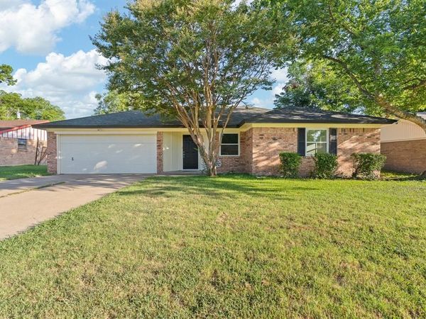 1206 Hemphill Drive, Cleburne, TX 76033