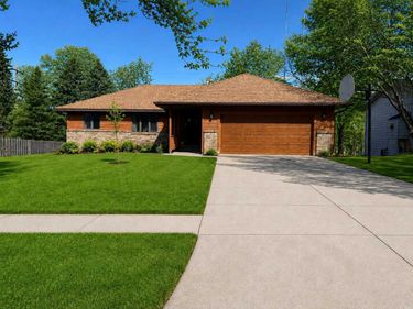 1933 Linda Lane , Saint Cloud, MN 56301