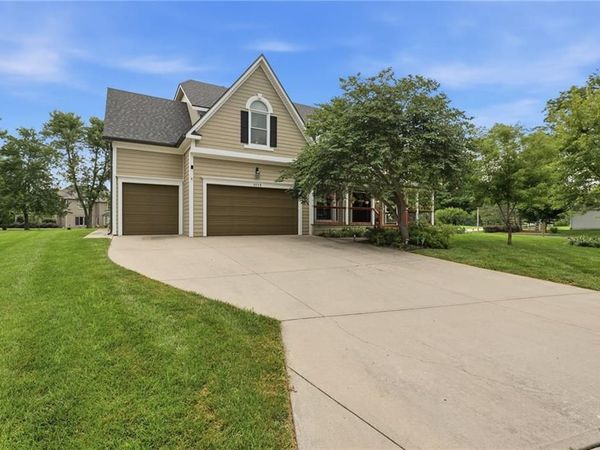 2250 SW Forestpark Place, Lee's Summit, MO 64081
