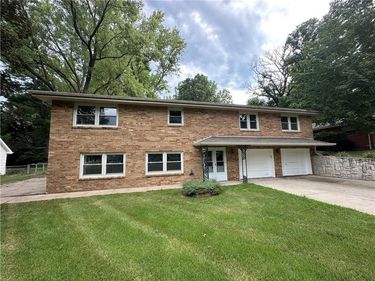 430 58th Street, Kansas City, MO 64118