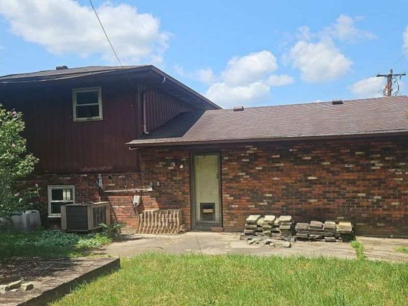 5675 Lake Michigan Drive, Fairfield, OH 45014 Photo 2