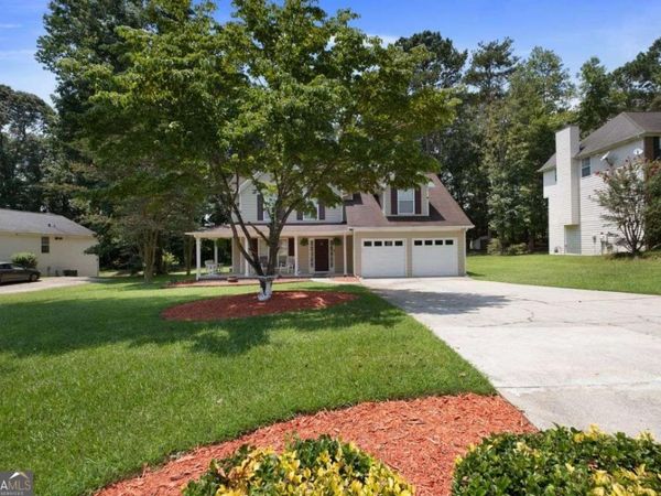 9878 Point View Drive, Jonesboro, GA 30238