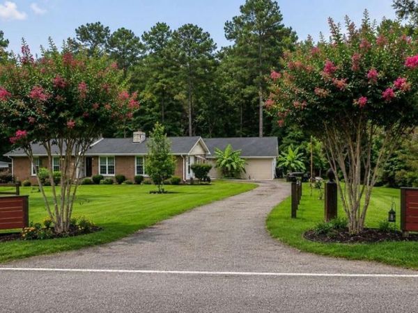 238 W Wedgewood Circle, Newnan, GA 30263