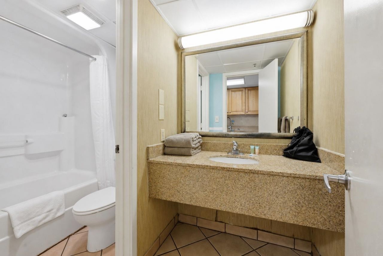 3000 N Ocean Blvd. Photo 19