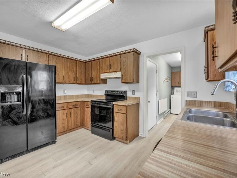 451 Greenwood Court, Elyria, OH 44035 Photo 7