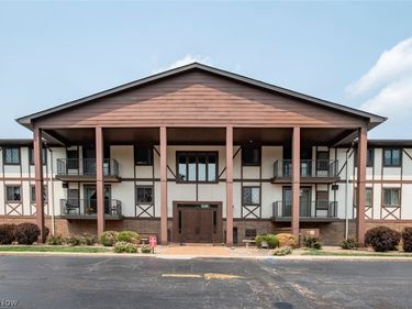 4849 Grace Road, Unit 203, North Olmsted, OH 44070