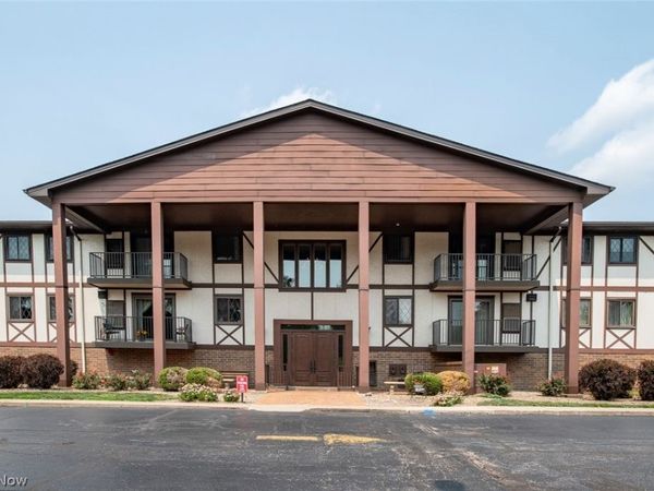4849 Grace Road, Unit 203, North Olmsted, OH 44070