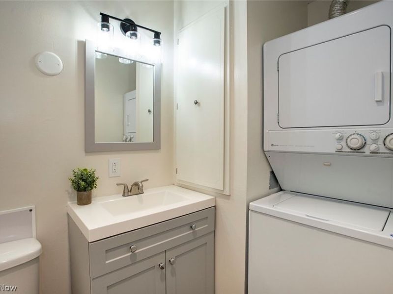 4849 Grace Road, Unit 203, North Olmsted, OH 44070 Photo 17