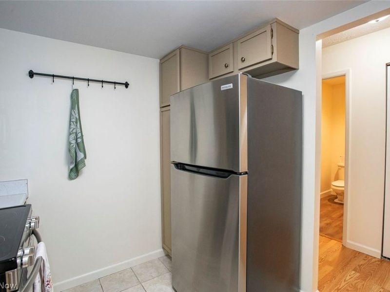 4849 Grace Road, Unit 203, North Olmsted, OH 44070 Photo 6