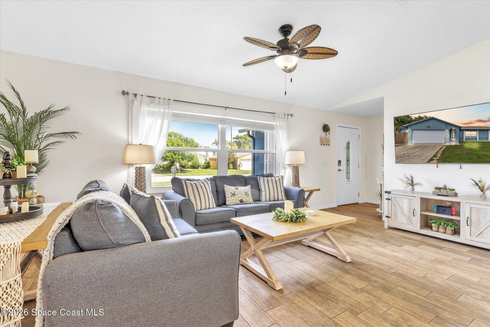 233 Cinnamon Lake Circle , Melbourne, FL 32901 Photo