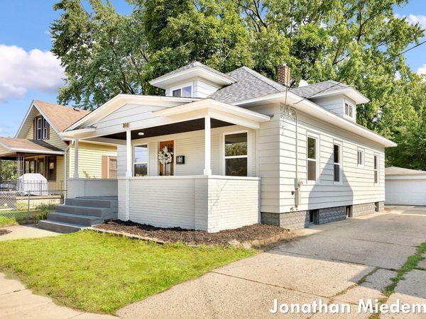 816 Richmond Street NW, Grand Rapids, MI 49504