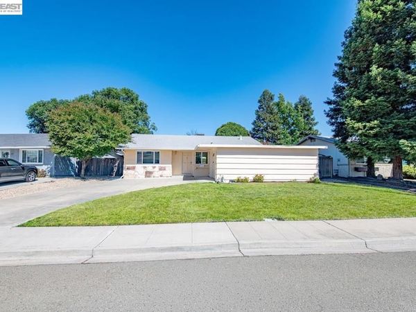 1457 Tulip Way, Livermore, CA 94551